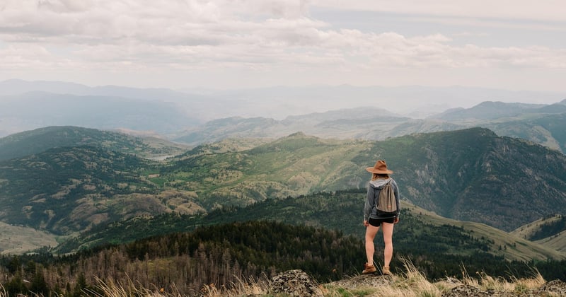 Les plus belles randonnées spectaculaires à travers les montagnes du monde
